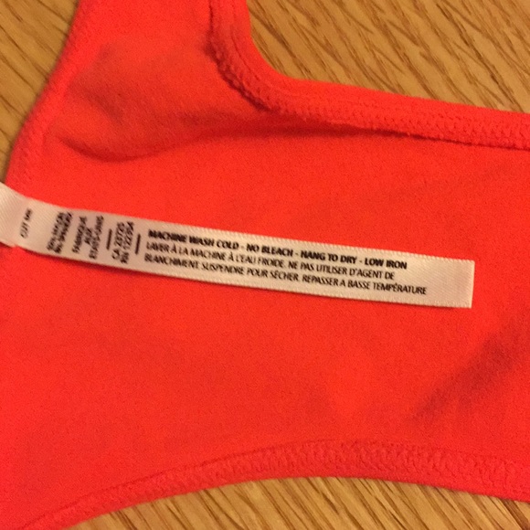 Aritzia neon poppy red tank top, sz L - Picture 5 of 10